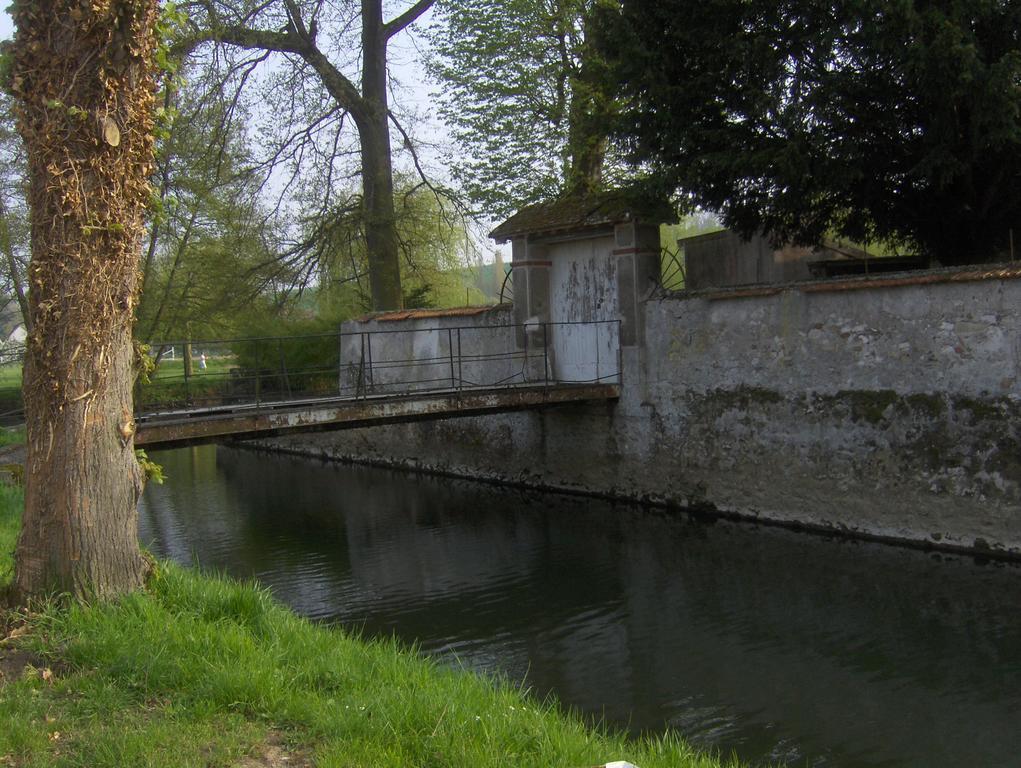 Les Iris Crecy-la-Chapelle